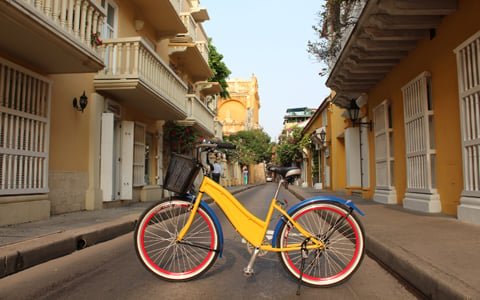 TOUR EN BICICLETA